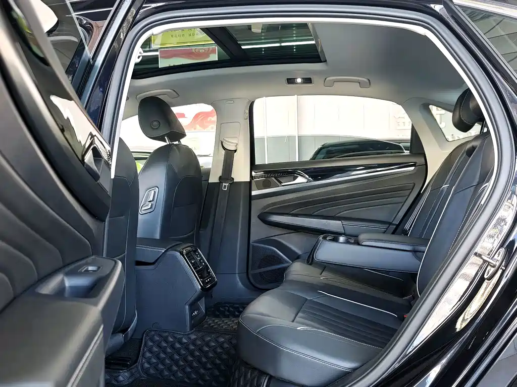 Volkswagen Passat — фото 7