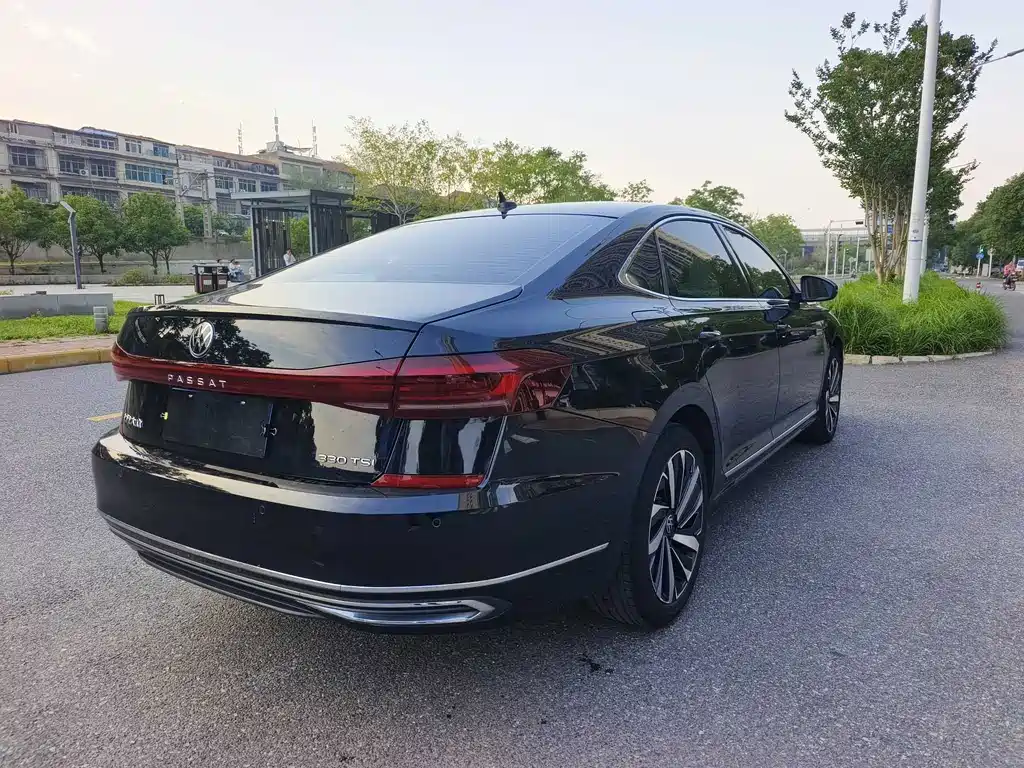 Volkswagen Passat — фото 4