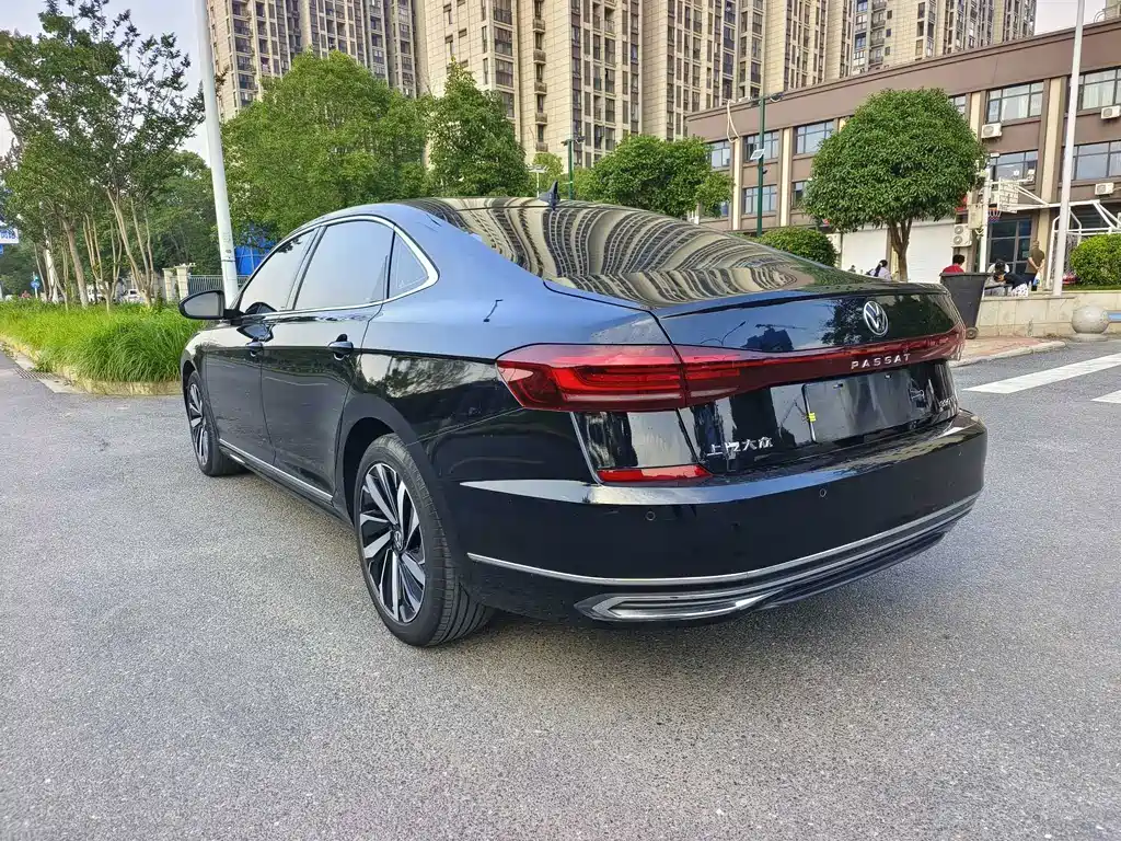 Volkswagen Passat — фото 7