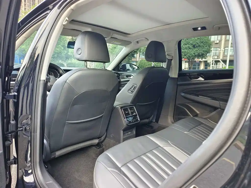 Volkswagen Passat — фото 9