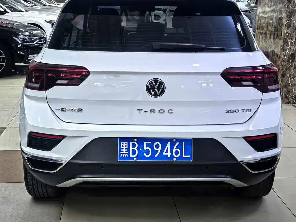 Volkswagen T-Roc — фото 10