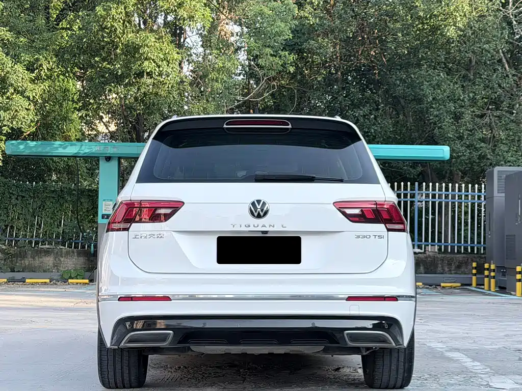 Volkswagen Tiguan L — фото 15