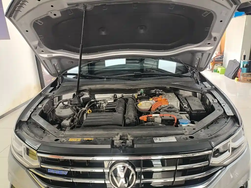 Volkswagen Tiguan L PHEV — фото 20