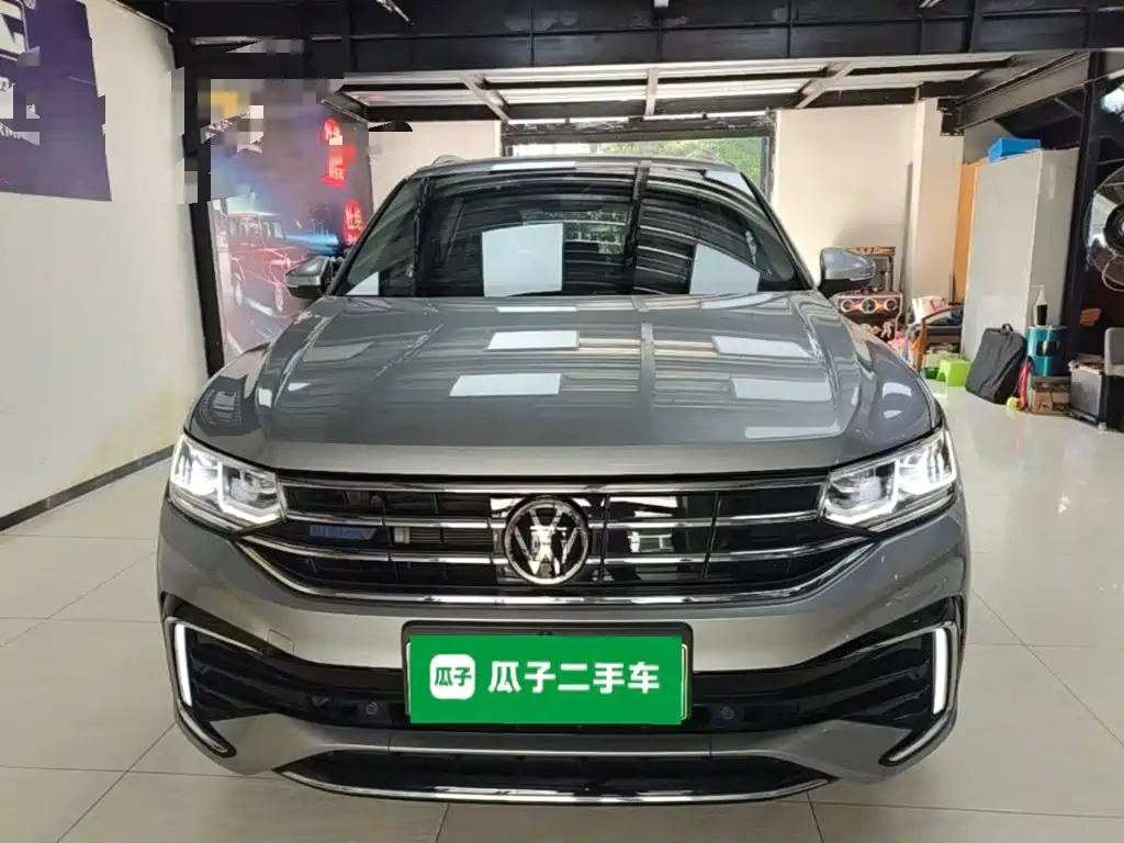 Volkswagen Tiguan L PHEV — фото 3