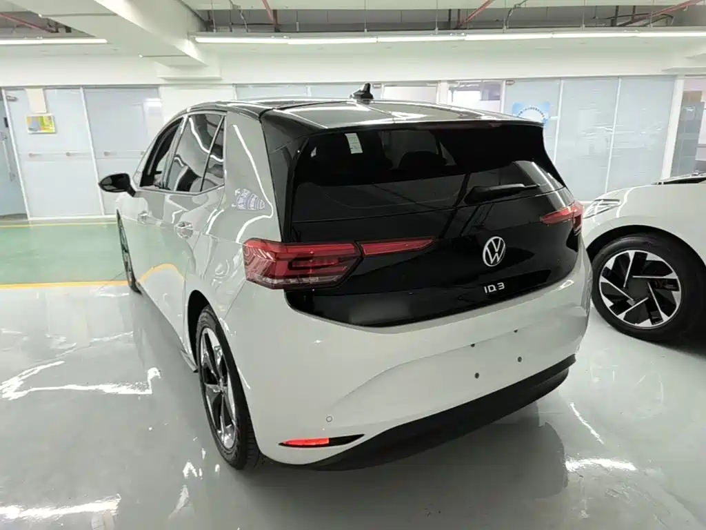 Volkswagen ID.3 — фото 5