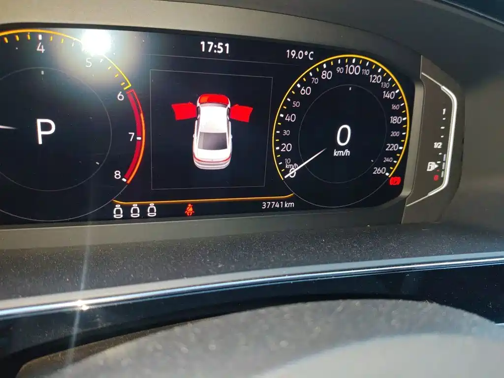 Volkswagen Passat — фото 13