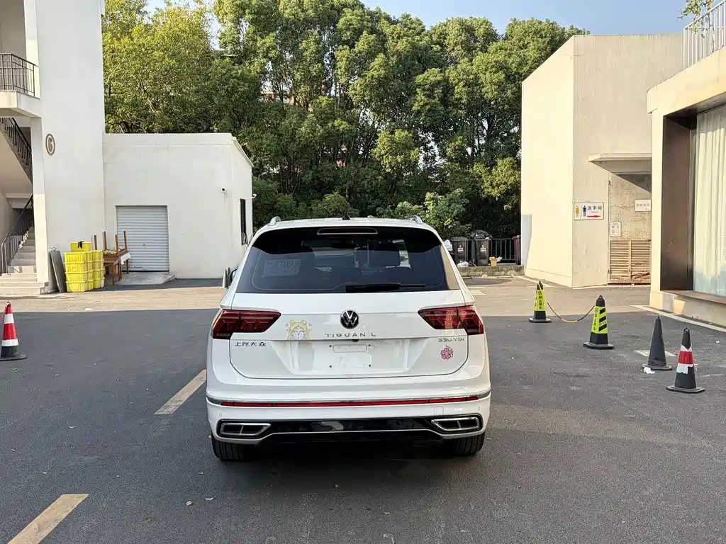 Volkswagen Tiguan L — фото 8