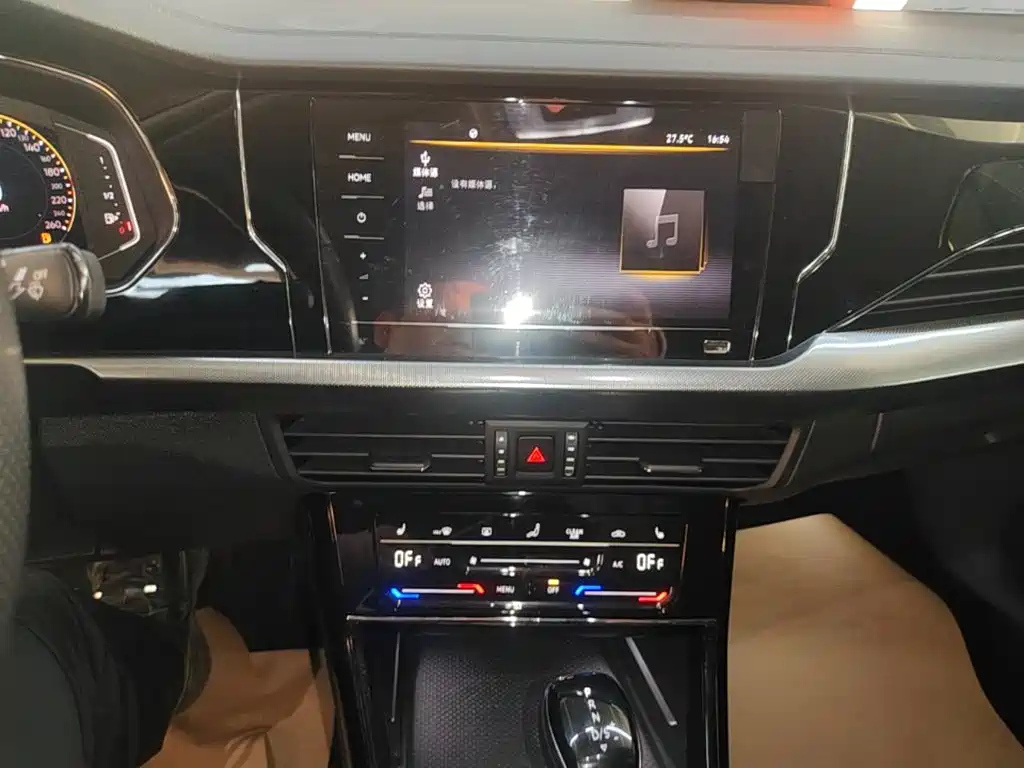 Volkswagen Passat — фото 13