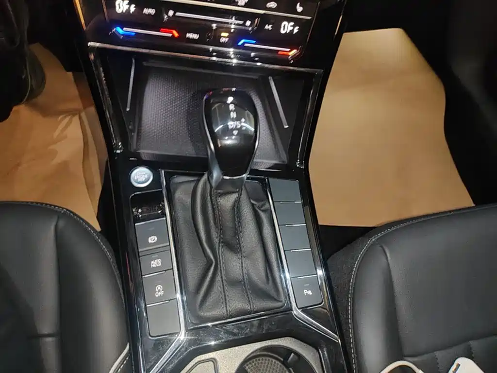 Volkswagen Passat — фото 14
