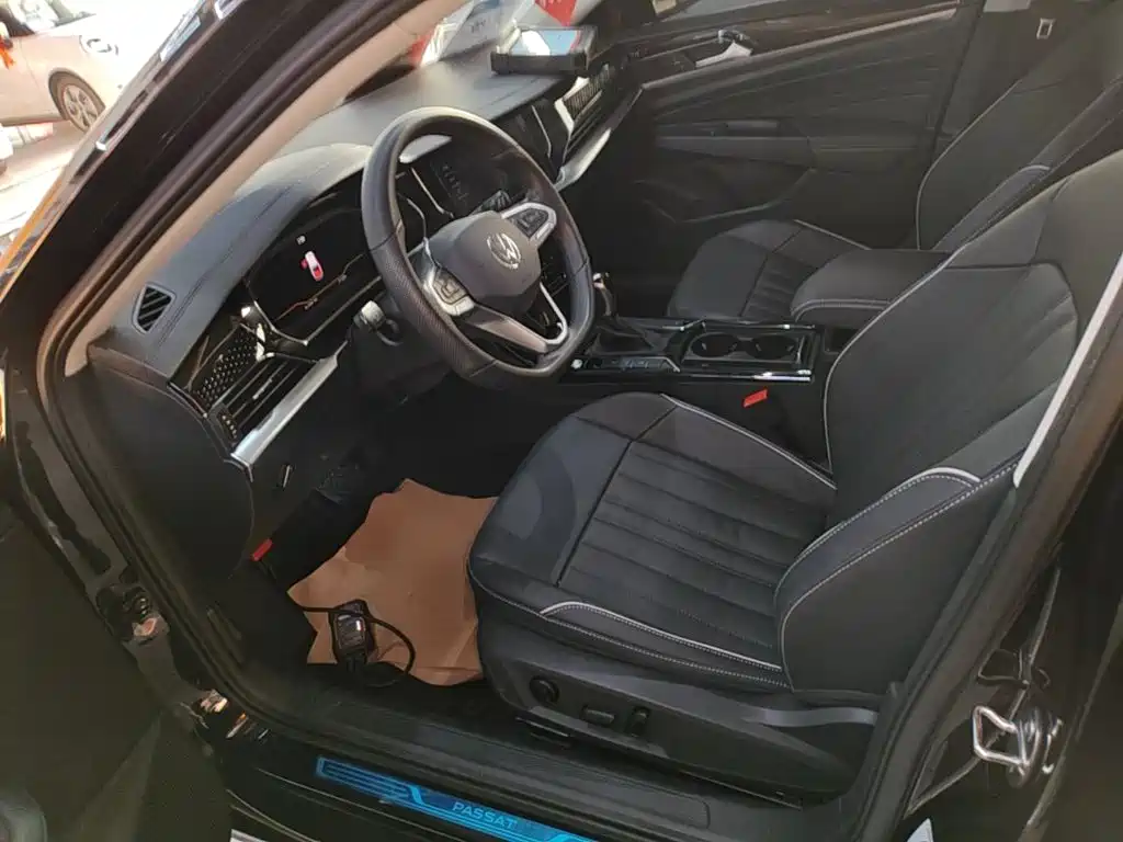 Volkswagen Passat — фото 15
