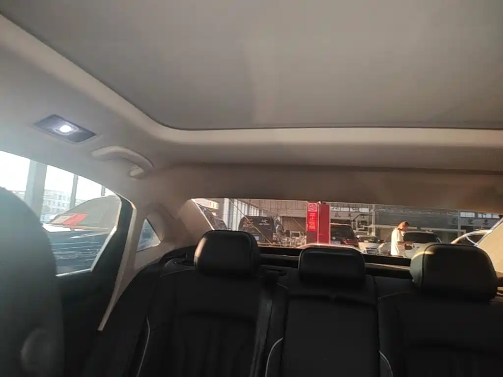 Volkswagen Passat — фото 18