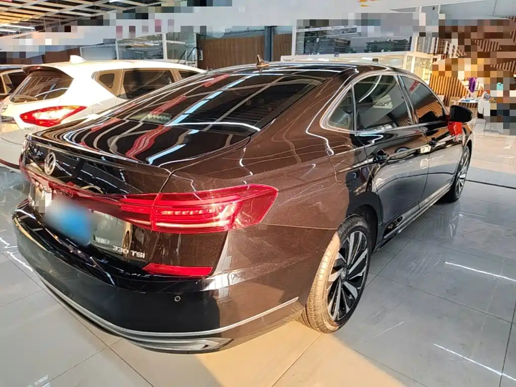 Volkswagen Passat — фото 7