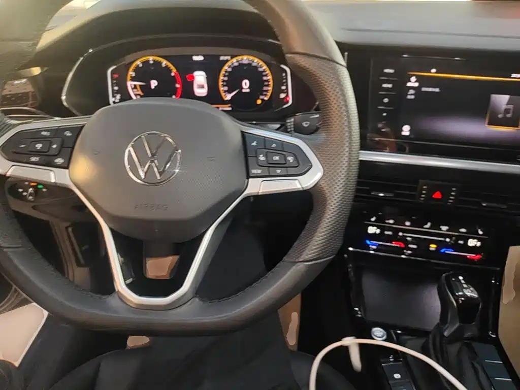 Volkswagen Passat — фото 10
