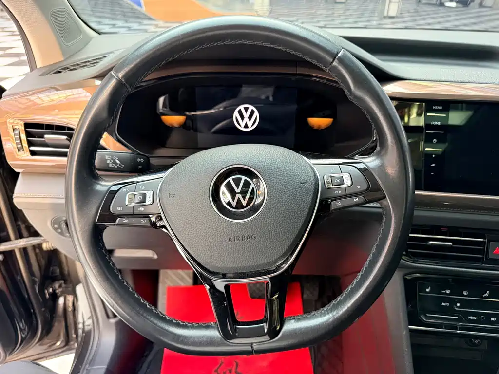 Volkswagen Tharu — фото 10