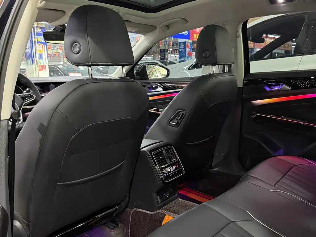 Volkswagen Passat — фото 6