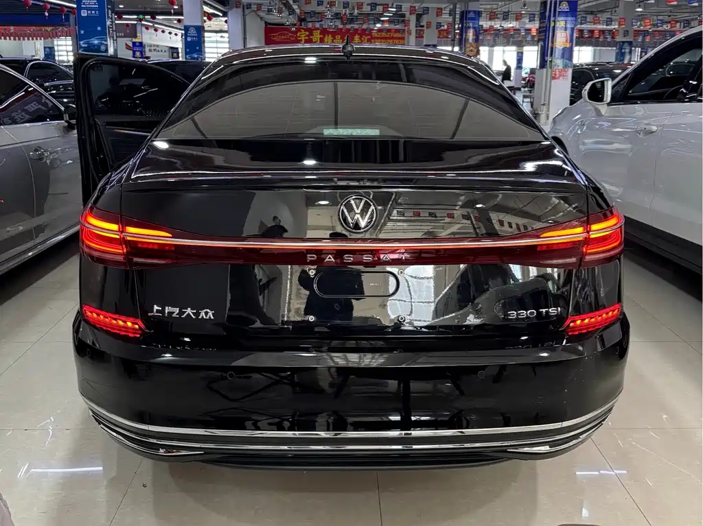 Volkswagen Passat — фото 7