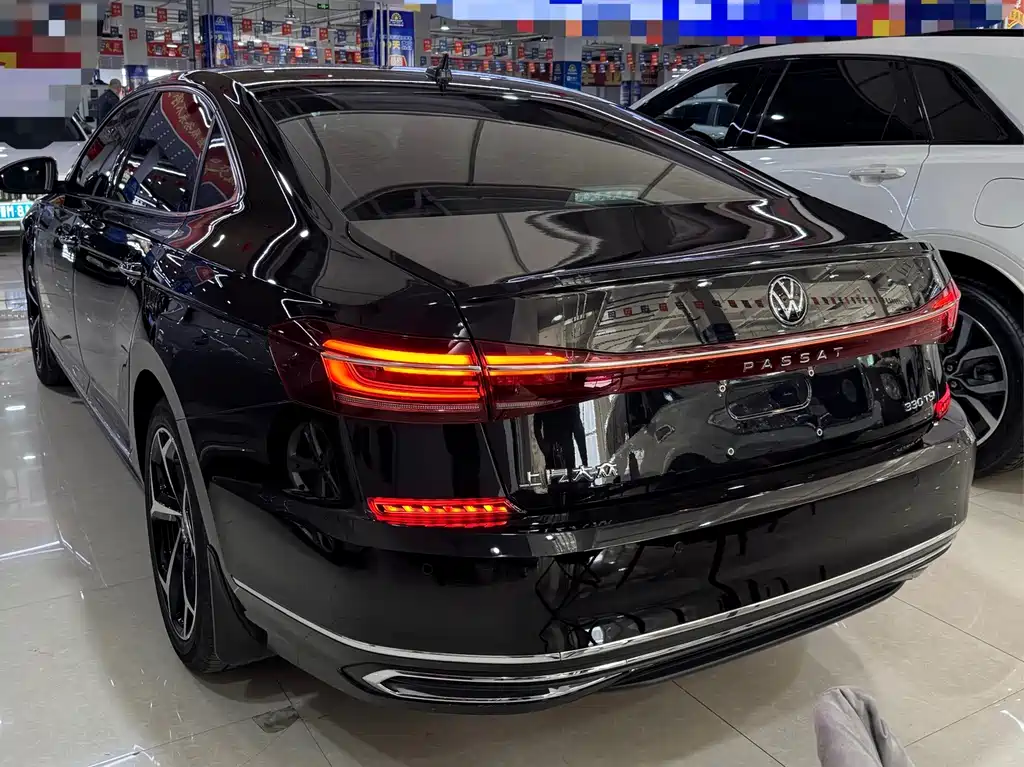Volkswagen Passat — фото 8