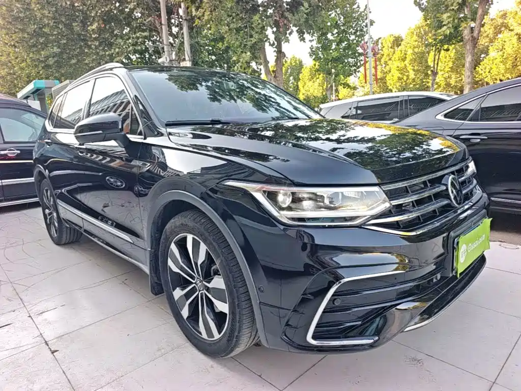 Volkswagen Tiguan L — фото 4
