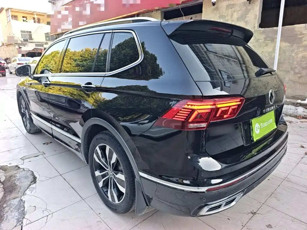 Volkswagen Tiguan L — фото 5