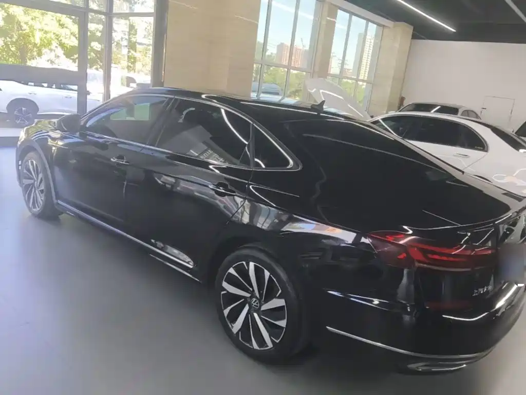 Volkswagen Passat — фото 5