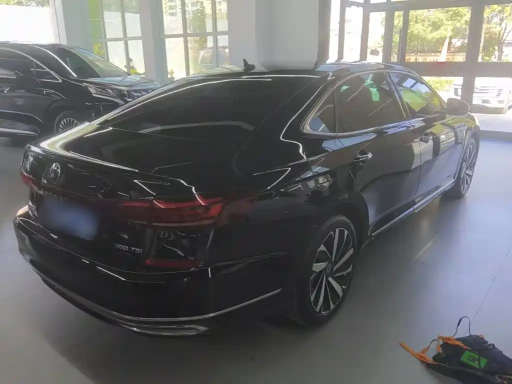 Volkswagen Passat — фото 7