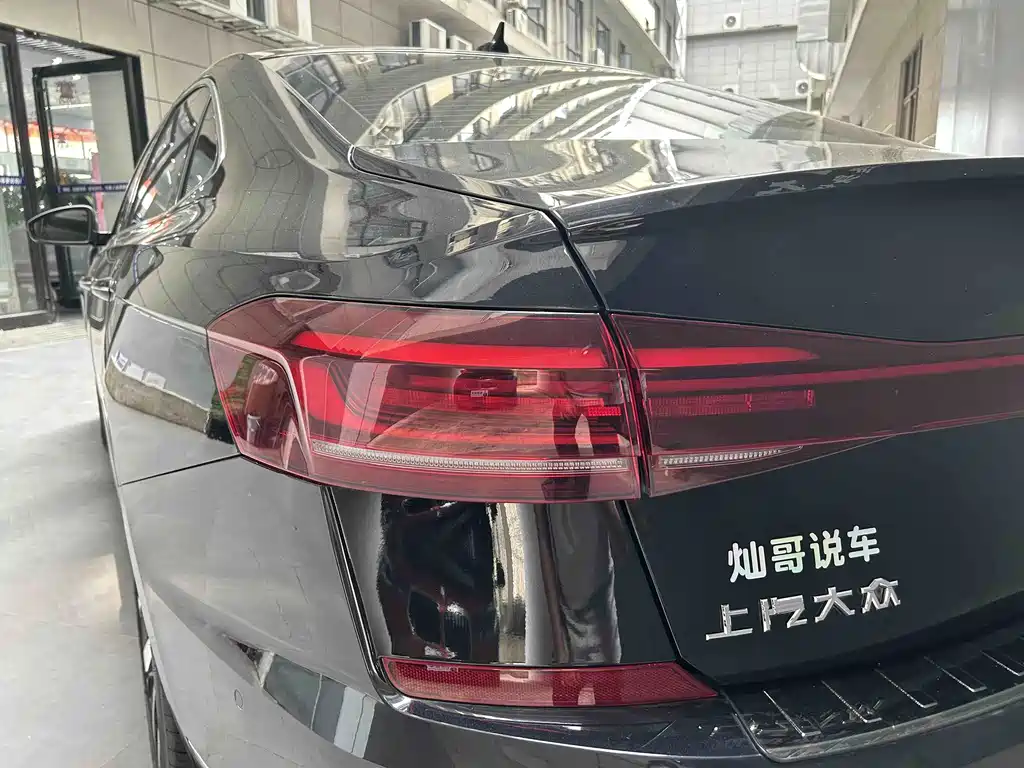 Volkswagen Passat — фото 3