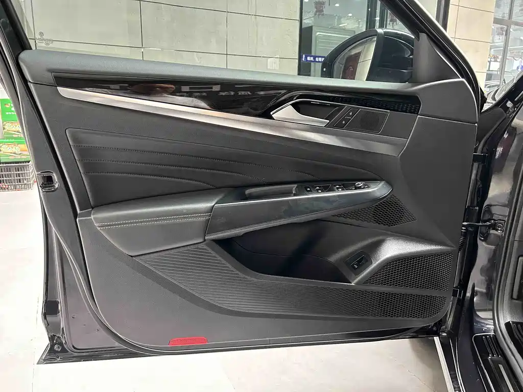 Volkswagen Passat — фото 10