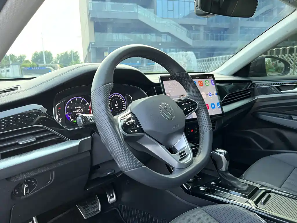 Volkswagen Passat — фото 11