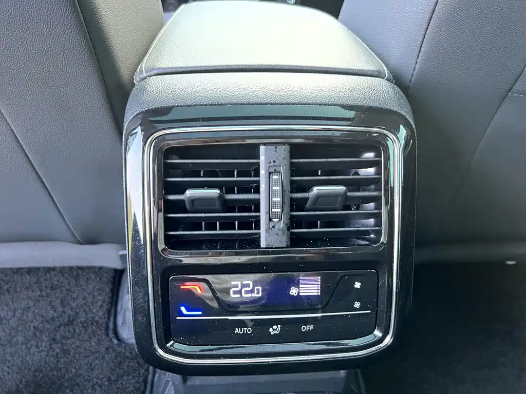 Volkswagen Passat — фото 16