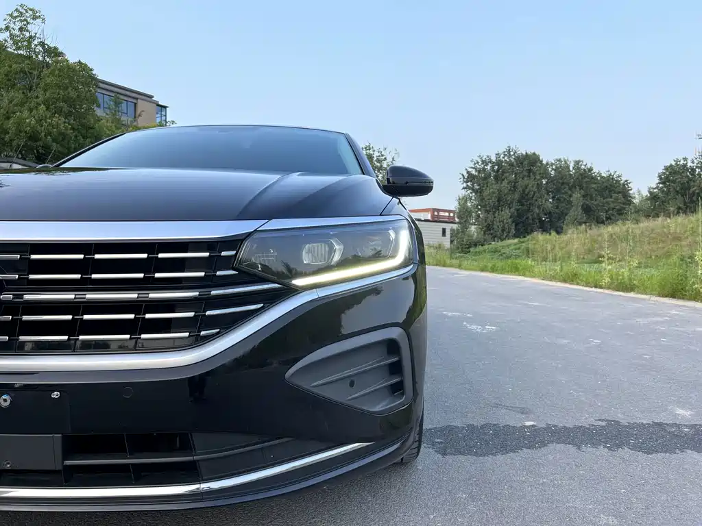 Volkswagen Passat — фото 20