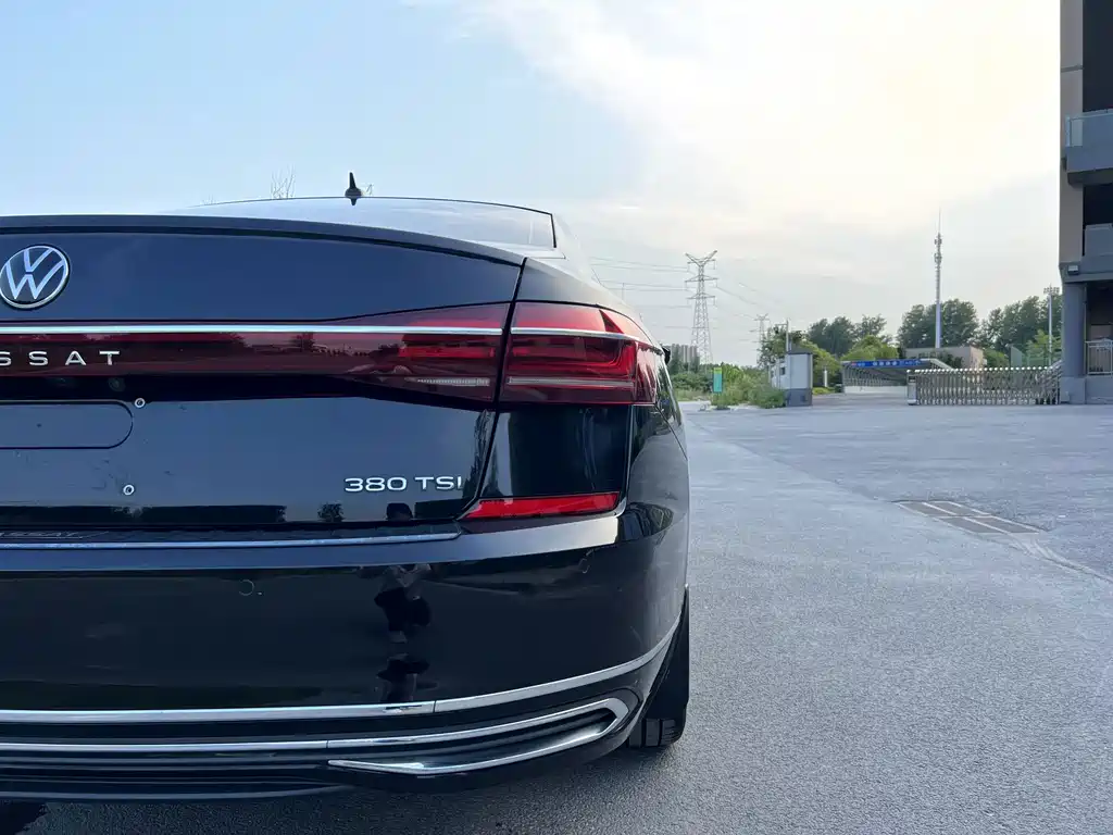 Volkswagen Passat — фото 21