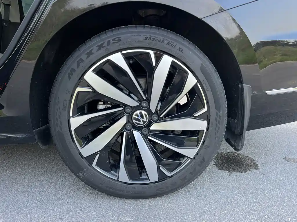 Volkswagen Passat — фото 22