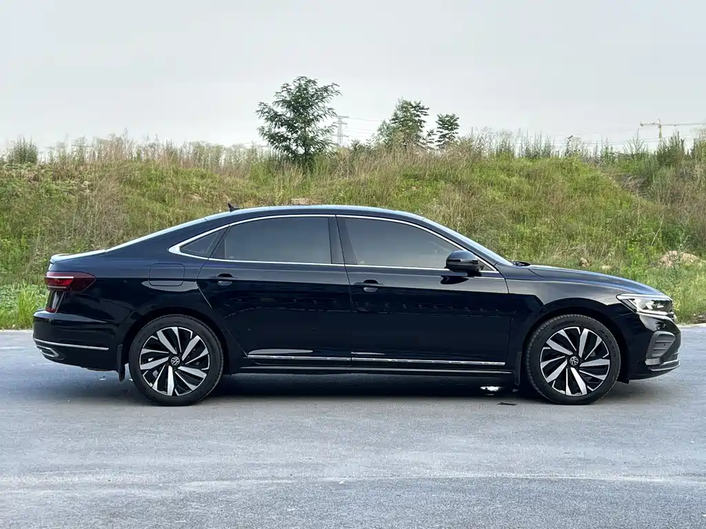 Volkswagen Passat — фото 5