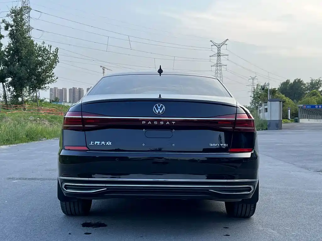 Volkswagen Passat — фото 6