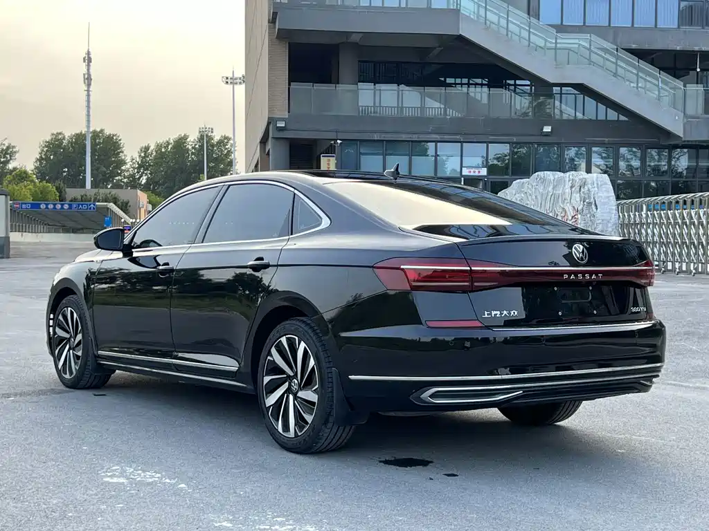 Volkswagen Passat — фото 7