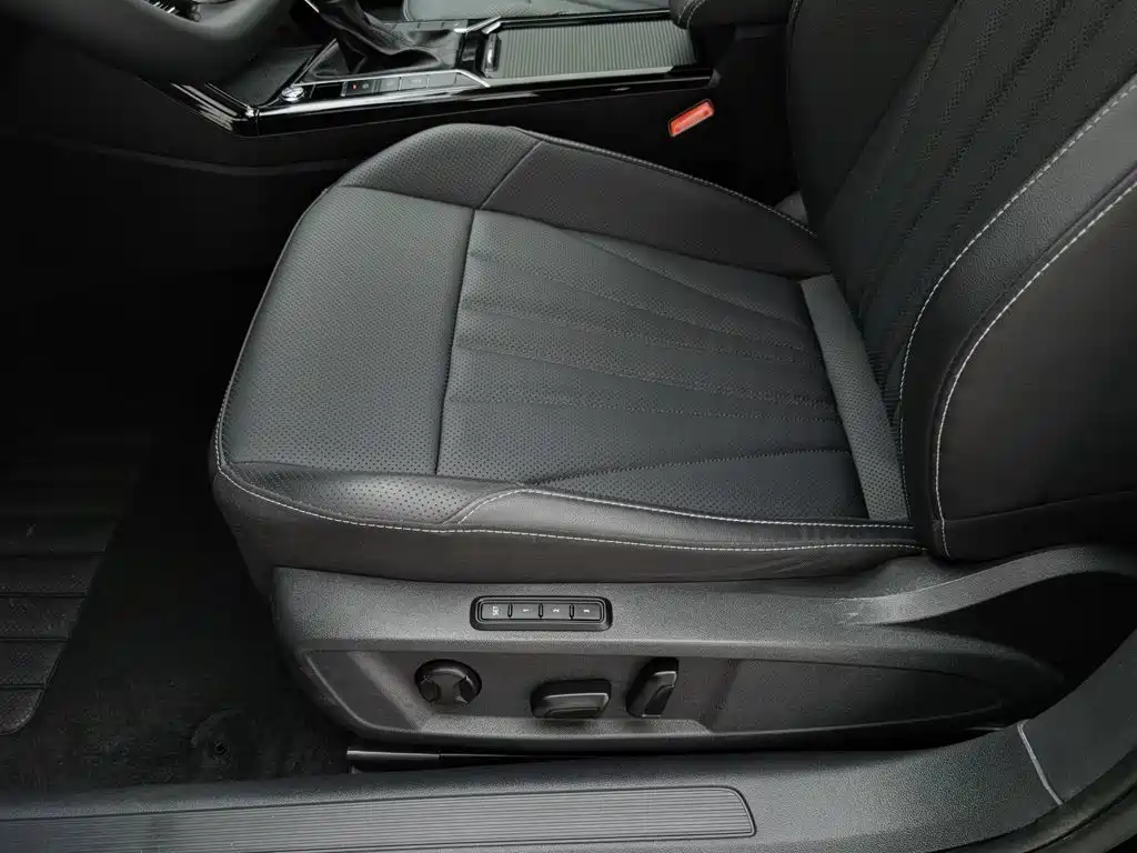 Volkswagen Passat — фото 20