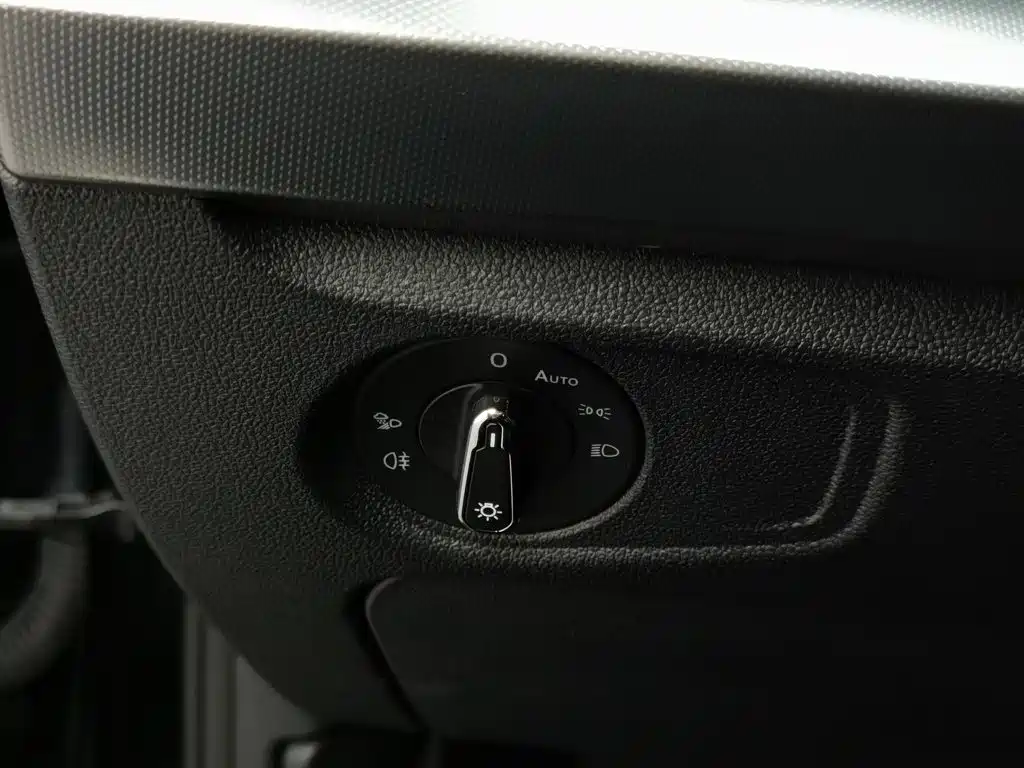 Volkswagen Passat — фото 21