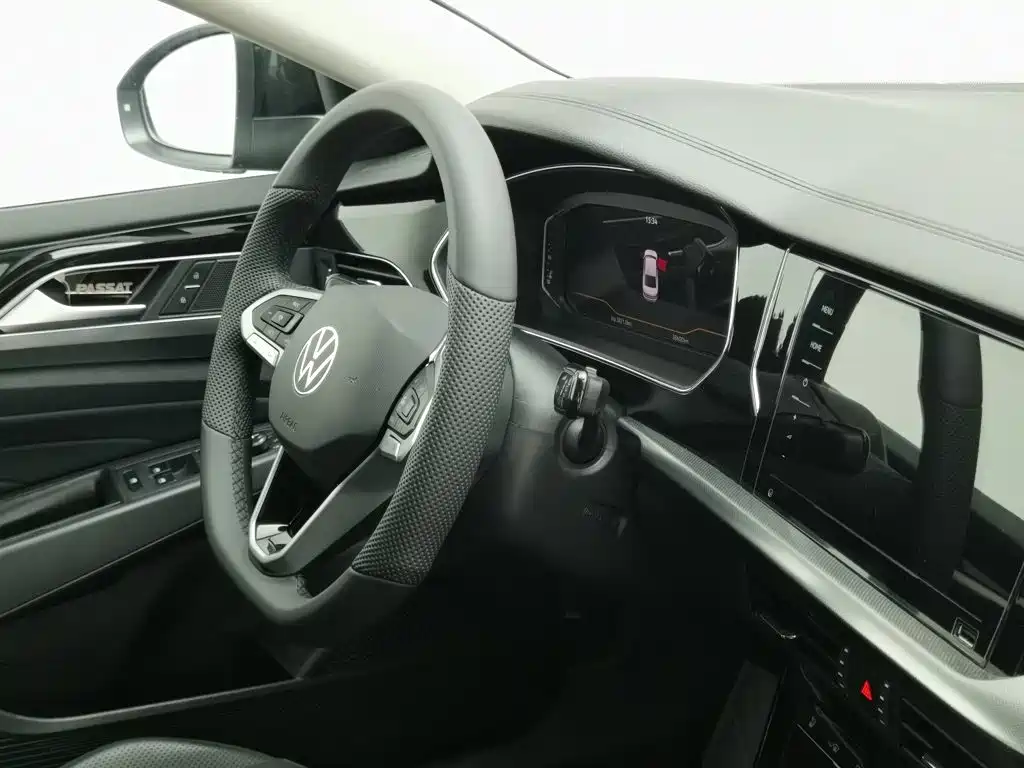 Volkswagen Passat — фото 22