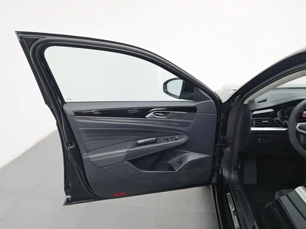 Volkswagen Passat — фото 8