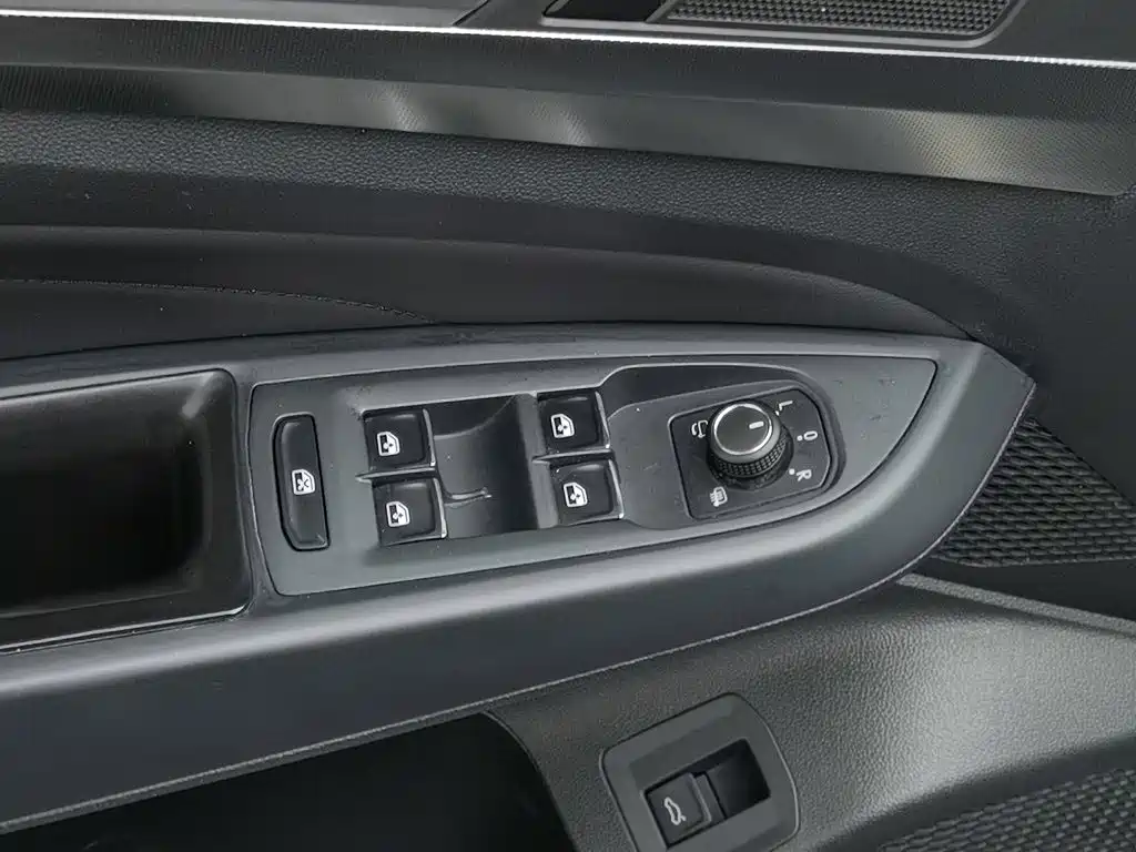 Volkswagen Passat — фото 9