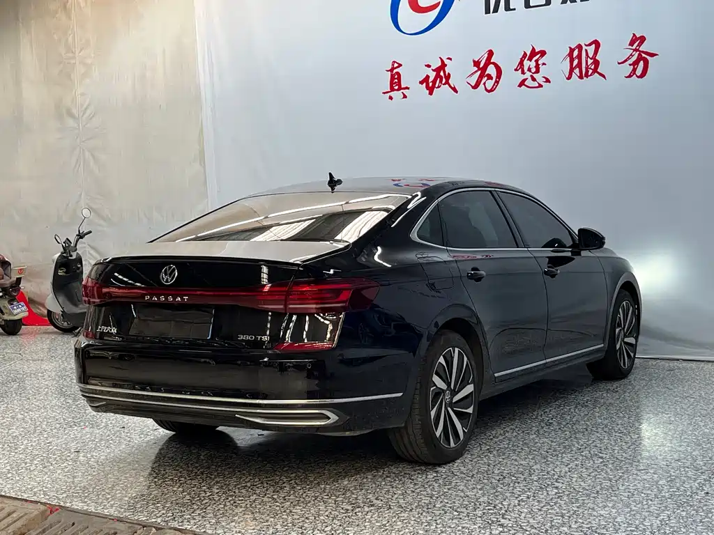 Volkswagen Passat — фото 18