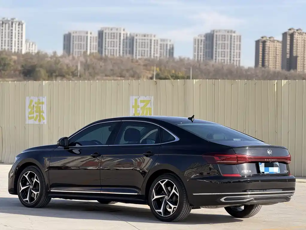 Volkswagen Passat — фото 6