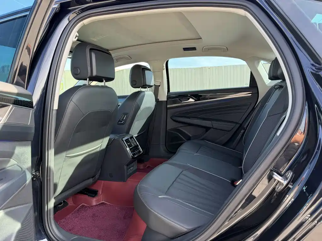 Volkswagen Passat — фото 9
