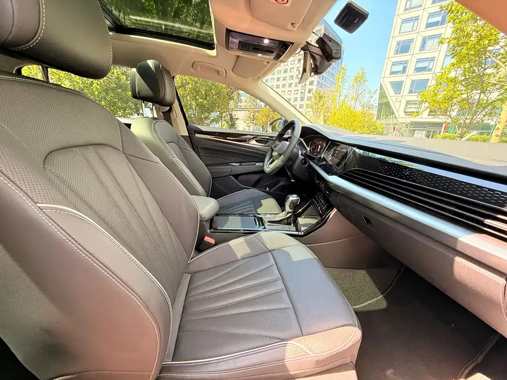 Volkswagen Passat — фото 7