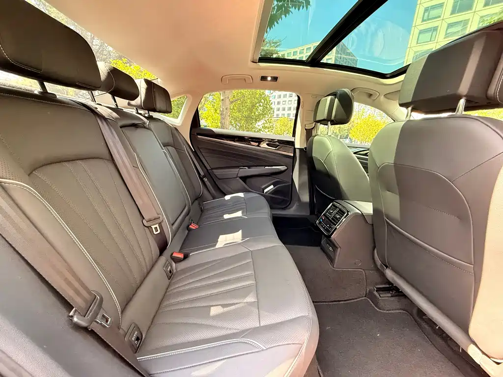 Volkswagen Passat — фото 8