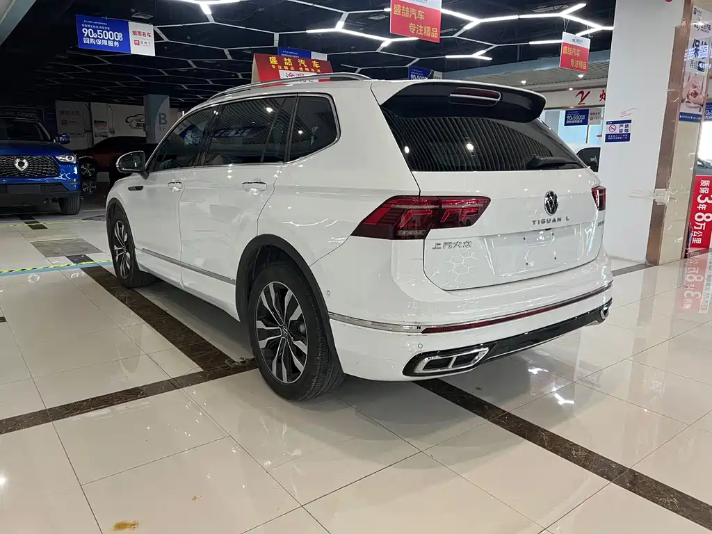 Volkswagen Tiguan L — фото 8