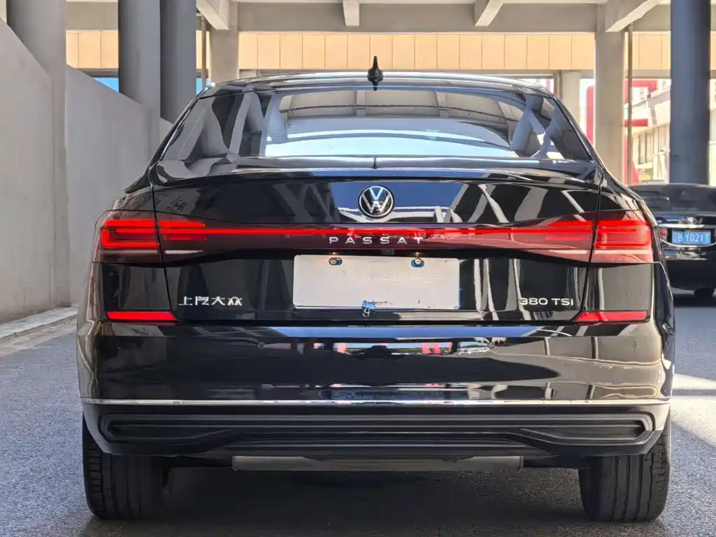 Volkswagen Passat — фото 4