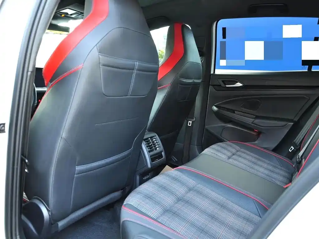 Volkswagen Golf GTI — фото 15