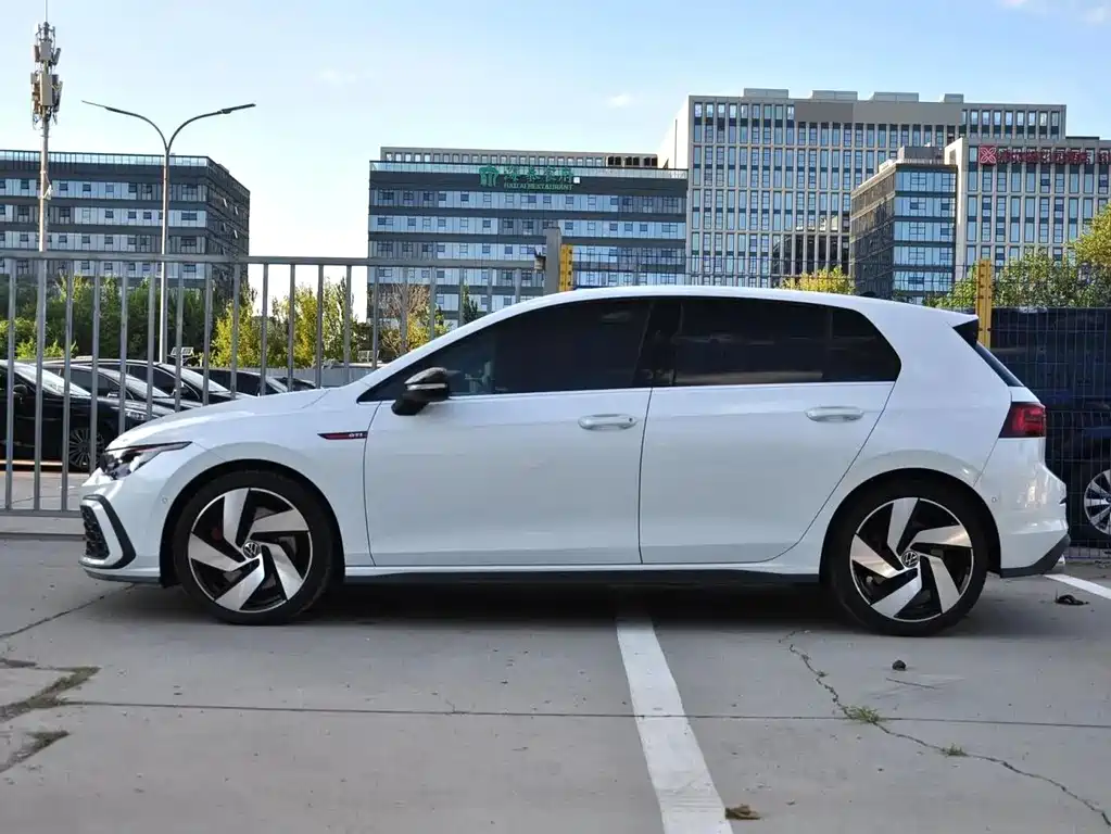 Volkswagen Golf GTI — фото 5