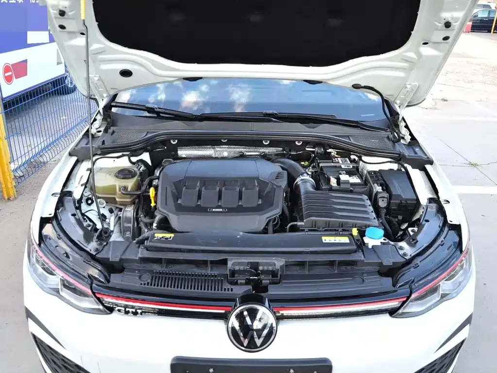Volkswagen Golf GTI — фото 7